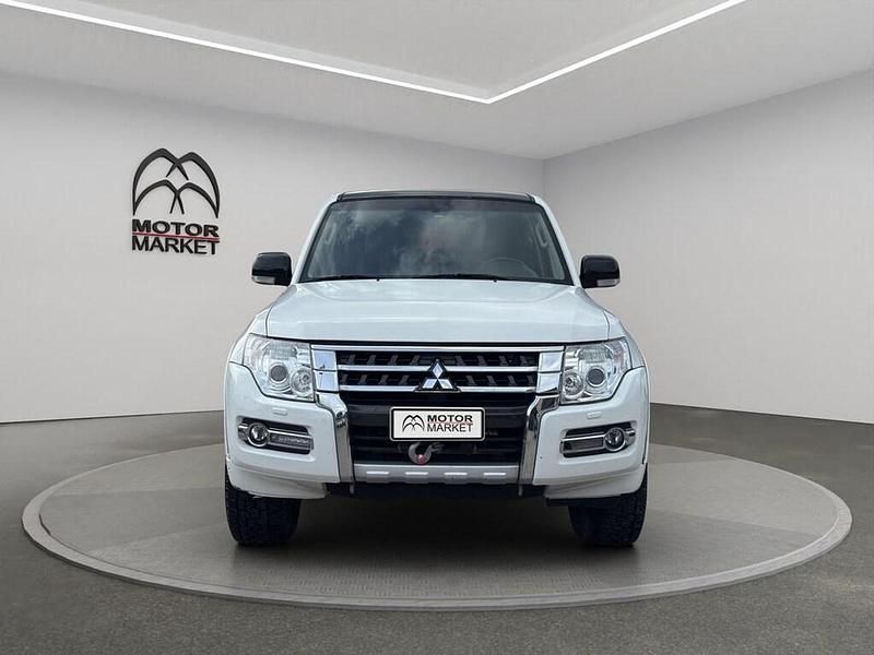 Usata Mitsubishi Pajero Intense 190 CV (139 kW) 2016 Bianco SUV