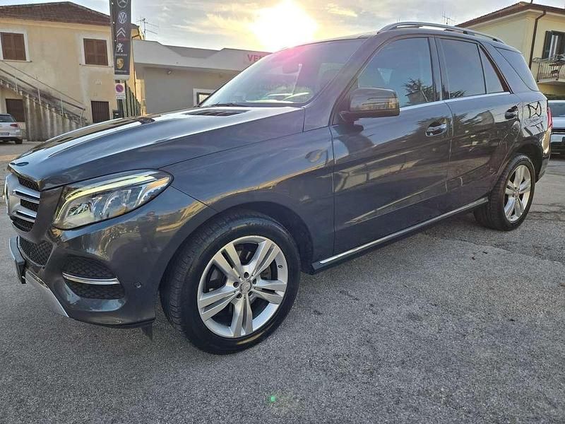 Grigio Usata 2018 Mercedes GLE250 Premium SUV | 18.999 € - Immagine 1/4