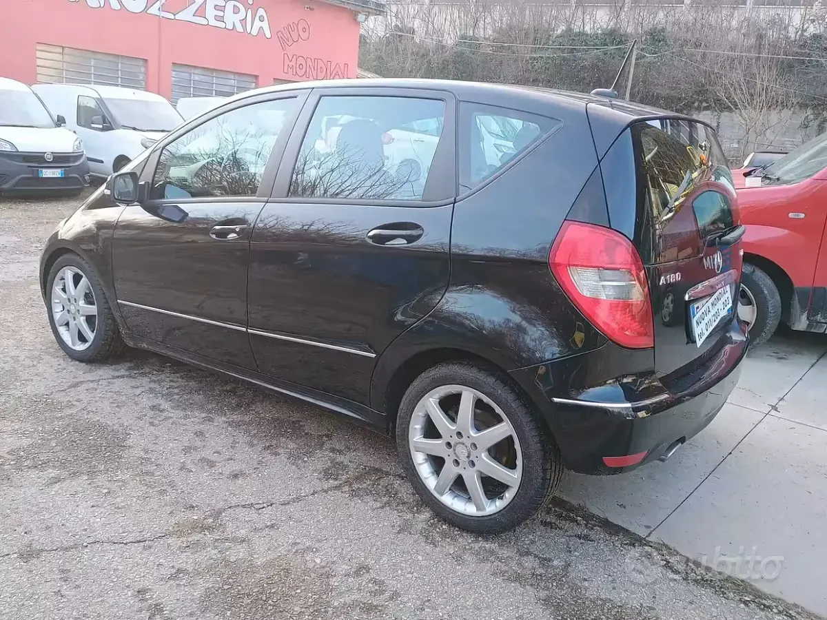 Usata Mercedes A180 Edition 109 CV (80 kW) 2011 Nero Utilitaria