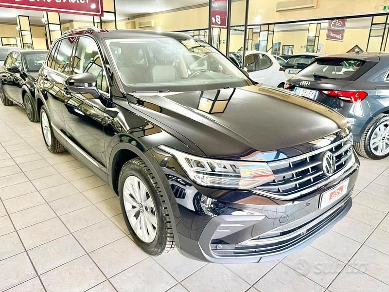 Usata VW Tiguan Life 150 CV (110 kW) 2021 Nero SUV