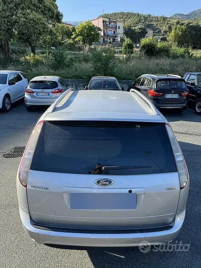 Usata Ford Focus Titanium 109 CV (80 kW) 2011 Grigio Station wagon