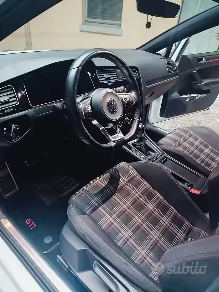 Usata VW Golf VIII GTI 245 CV (180 kW) 2020 Berlina