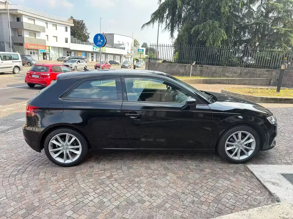 Usata Audi A3 Design 110 CV (80 kW) 2016 Nero Berlina