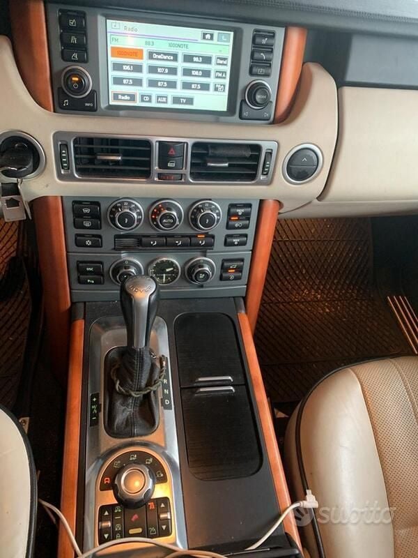 Usata 2006 Land Rover Range Rover Vogue SUV | 7000 € (Super prezzo) - Immagine 1/4