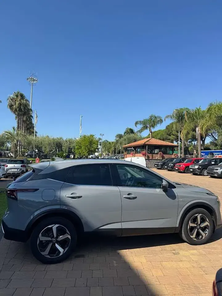 Usata Nissan Qashqai N-Connecta 140 CV (102 kW) 2021 Grigio SUV