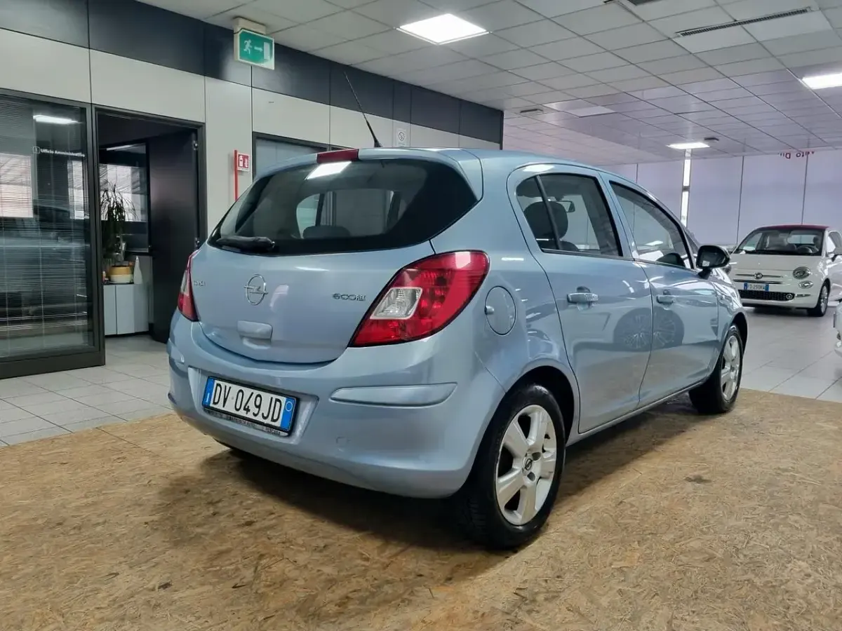Usata Opel Corsa Cosmo 75 CV (55 kW) 2009 Blu Utilitaria