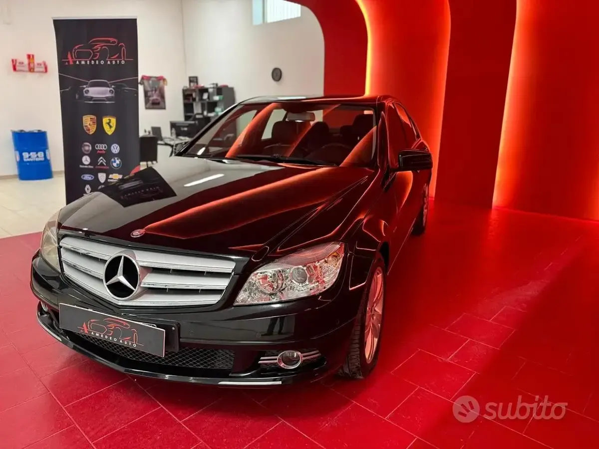 Usata Mercedes C220 Avantgarde 170 CV (125 kW) 2010 Nero Berlina