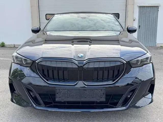 Usata BMW 520 M Sport 197 CV (144 kW) 2025 Nero metallizzato Berlina
