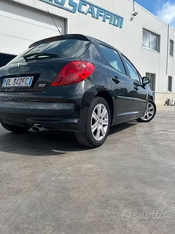 Usata Peugeot 207 90 CV (66 kW) 2007 Nero Berlina