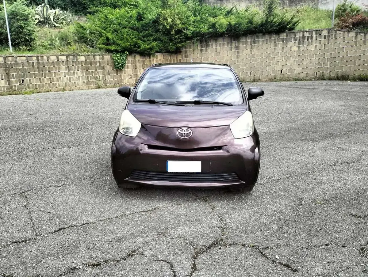 Begagnad Toyota iQ 68 HK (50 kW) 2009 Ametista Halvkombi
