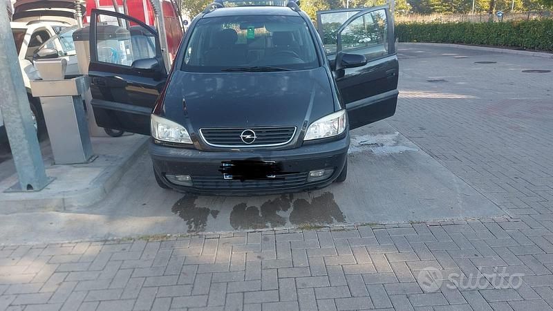 Usata Opel Zafira Elegance 125 CV (91 kW) 2003 Nero Monovolume