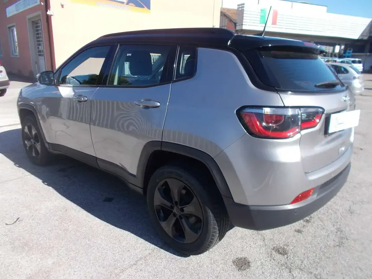Usata Jeep Compass Night Eagle 140 CV (102 kW) 2018 Grigio SUV