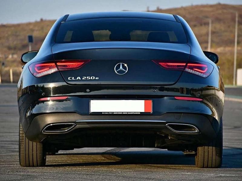 Nero Usata 2021 Mercedes CLA250e Business Tre volumi | 31.000 € (Buon prezzo) - Immagine 1/4
