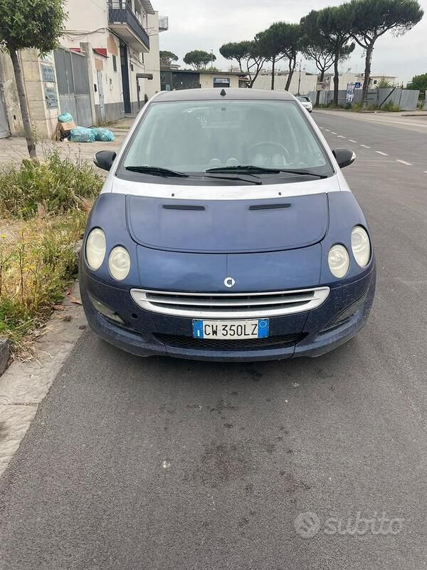Usata Smart ForFour 2005 Blu Utilitaria