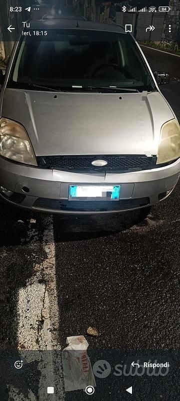 Usata Ford Fiesta 68 CV (50 kW) 2003 Grigio Utilitaria