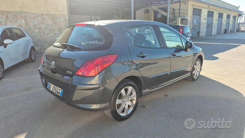 Usata Peugeot 308 90 CV (66 kW) 2009 Grigio Berlina