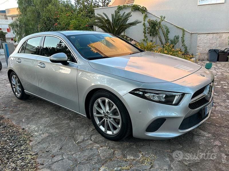 Usata Mercedes A180 95 CV (69 kW) 2020 Grigio Berlina
