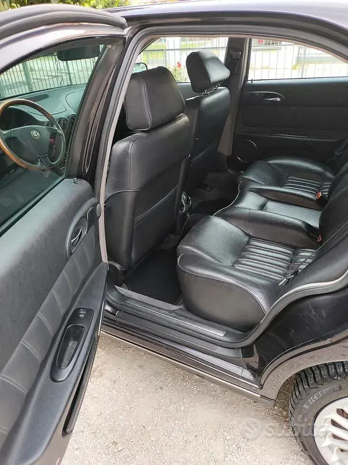Usata Alfa Romeo 166 150 CV (110 kW) 2001 Nero Berlina