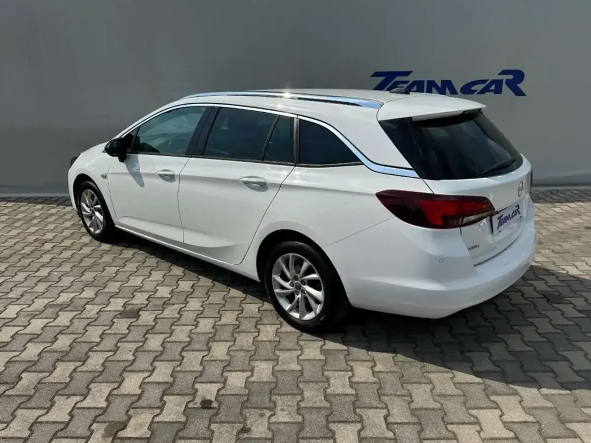 Usata Opel Astra Ultimate 122 CV (89 kW) 2022 Bianco Utilitaria
