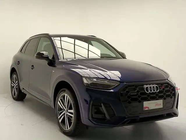 Usata Audi Q5 Ambiente 204 CV (150 kW) 2024 Blu navarra metallizzato SUV