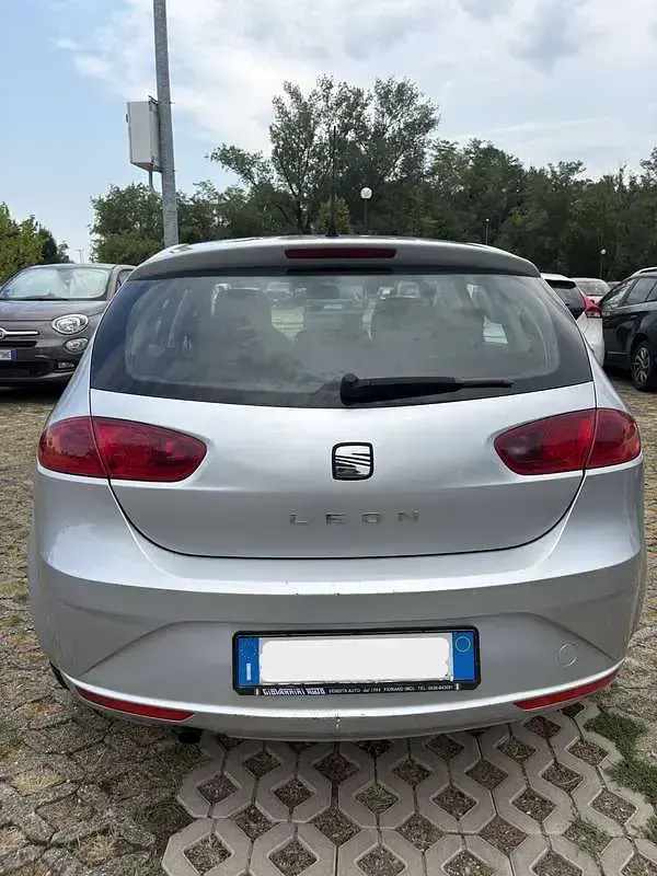 Usata Seat Leon Reference 86 CV (63 kW) 2010 Grigio Utilitaria