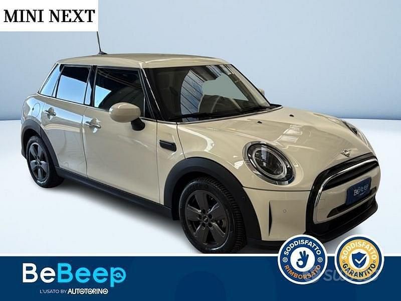 Usata Mini ONE Essential 75 CV (55 kW) 2021 Bianco pastello Utilitaria