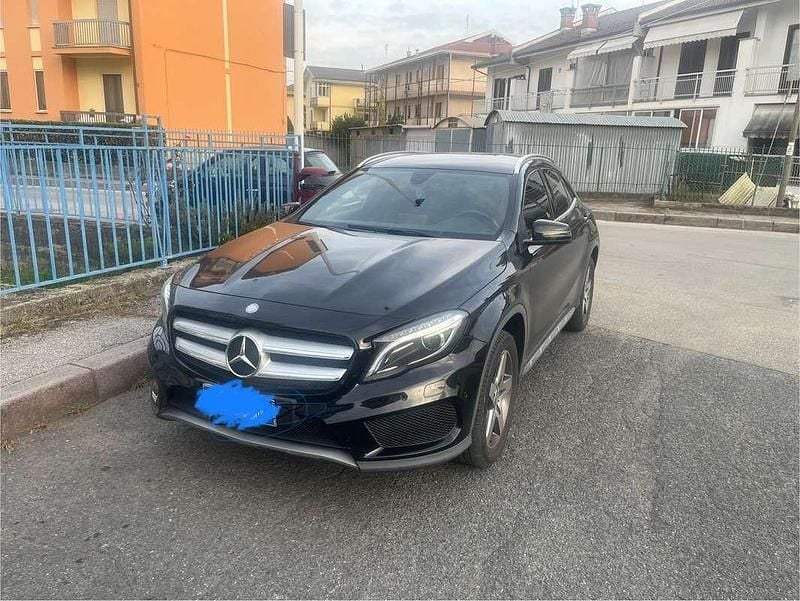 Usata Mercedes GLA180 Premium 122 CV (89 kW) 2015 SUV