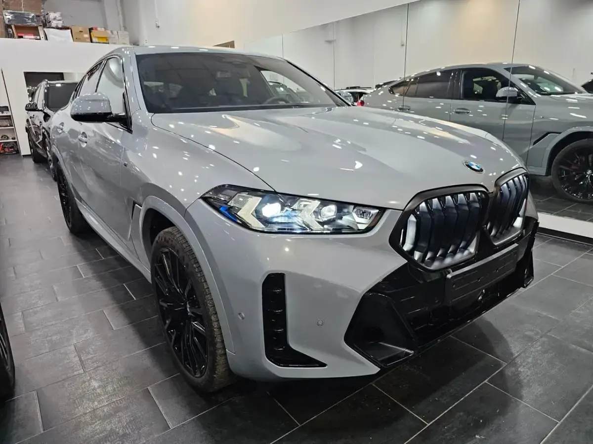 Usata BMW X6 M Sport 297 CV (218 kW) 2024 Grigio SUV