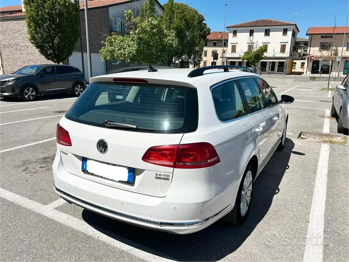 Usata VW Passat 140 CV (102 kW) 2014 Bianco Station wagon