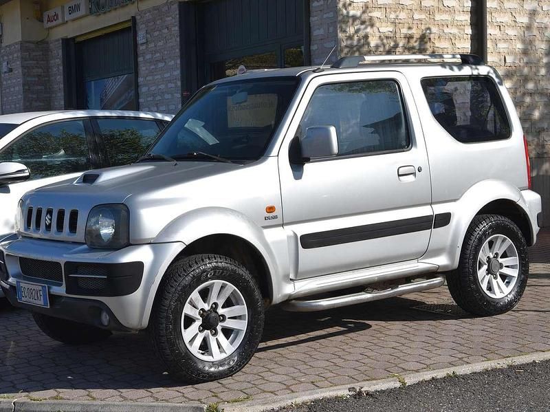 Usata Suzuki Jimny 86 CV (63 kW) 2010 Argento SUV