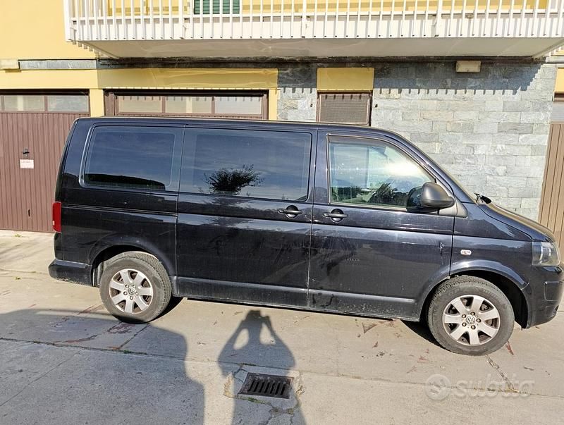 Usata VW Multivan Startline 140 CV (102 kW) 2014 Nero Furgone