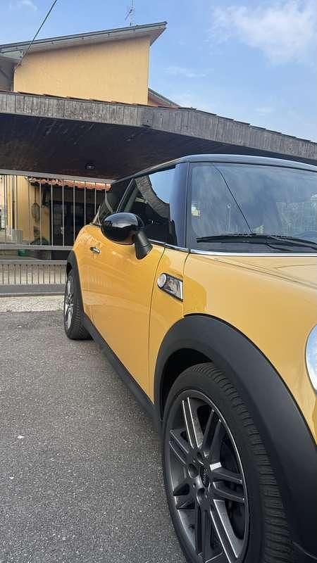 Usata Mini Cooper S Pepper 174 CV (127 kW) 2006 Giallo Utilitaria
