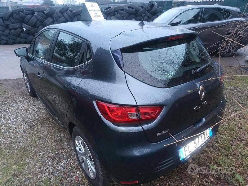 Usata Renault Clio IV 90 CV (66 kW) 2017 Grigio Berlina