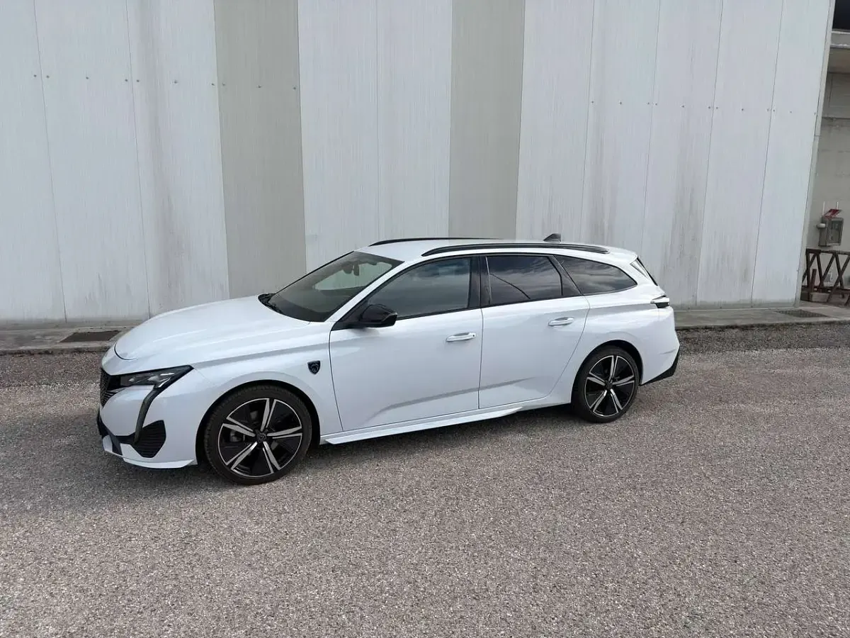 Usata Peugeot 308 SW GT 131 CV (96 kW) 2025 Bianco okenite Station wagon