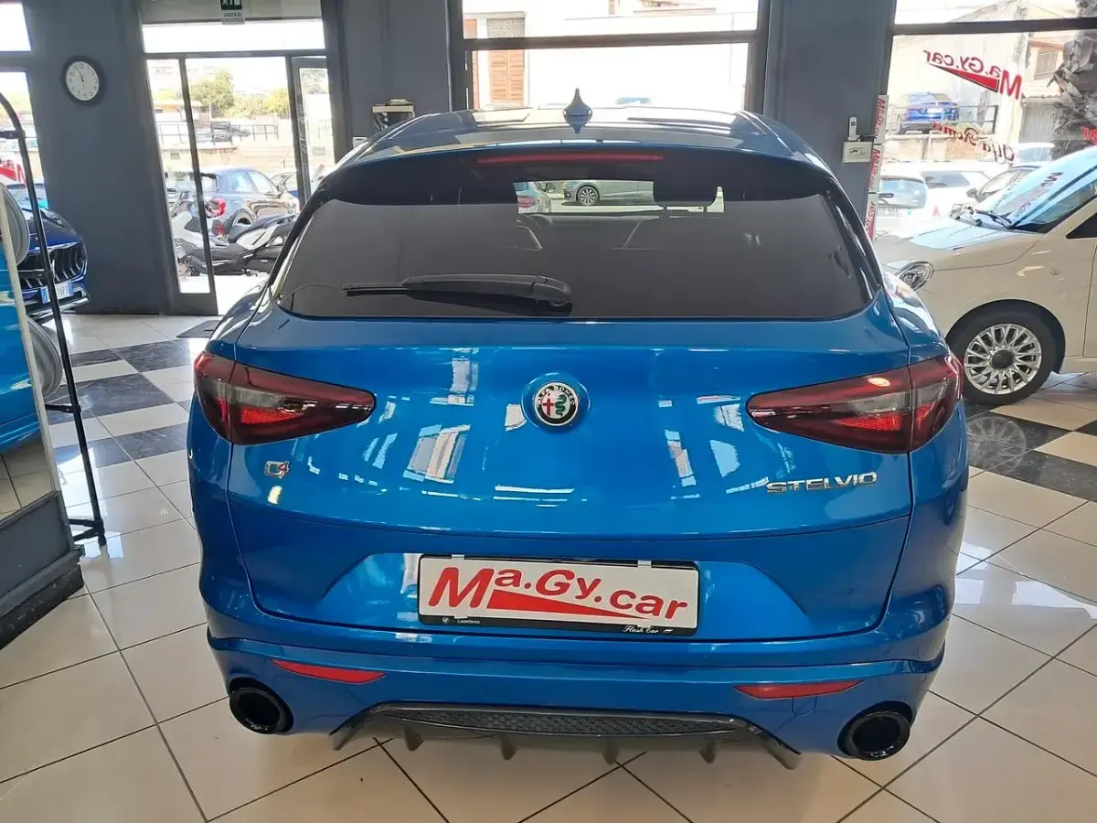 Usata Alfa Romeo Stelvio Veloce 209 CV (153 kW) 2022 Blu/azzurro SUV