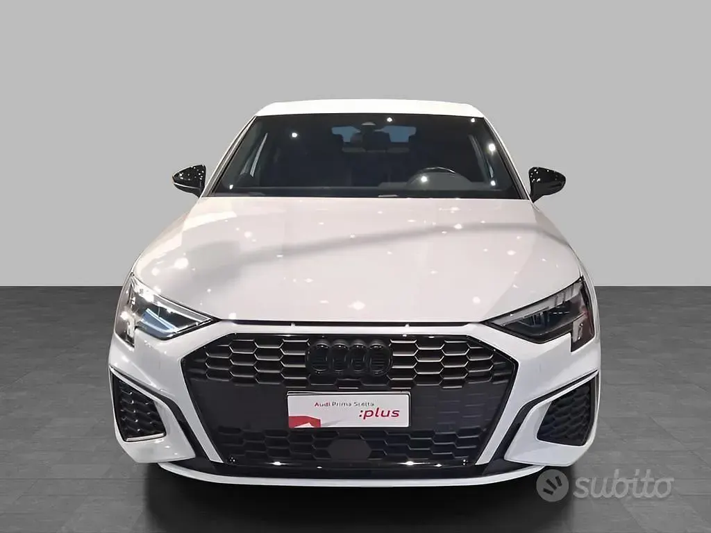 Usata Audi A3 S-Line 150 CV (110 kW) 2024 Bianco ghiacciaio metallizzato Berlina