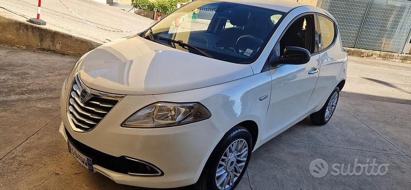 Usata Lancia Ypsilon 85 CV (62 kW) 2013 Utilitaria