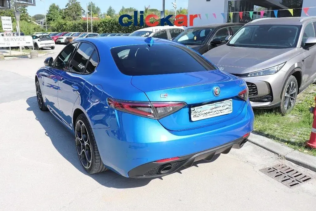 Usata Alfa Romeo Giulia Competizione 280 CV (205 kW) 2023 Bluazzurro Berlina