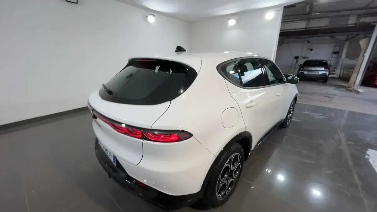 Usado Alfa Romeo Tonale Sprint 130 CV (95 kW) 2024 Blanco SUV