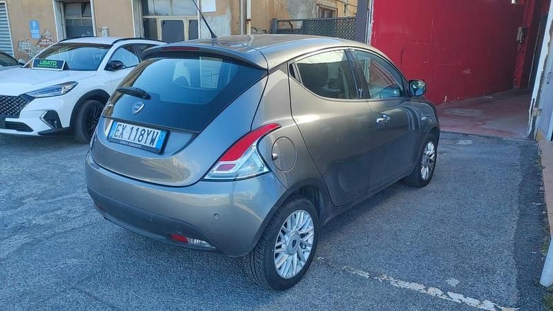 Usata Lancia Ypsilon S 85 CV (62 kW) 2014 Grigio Utilitaria