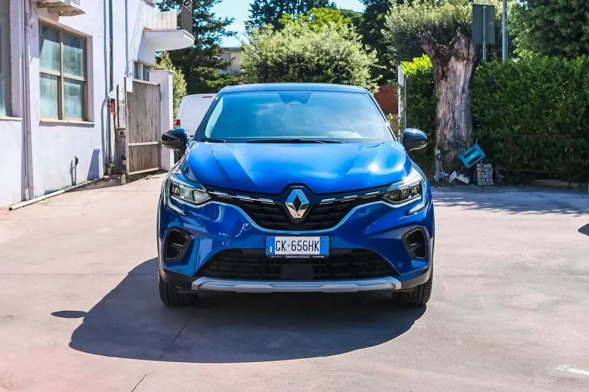 Usata Renault Captur Zen 93 CV (68 kW) 2022 Blu SUV