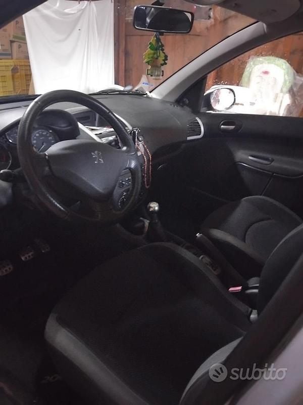Usata Peugeot 206 68 CV (50 kW) 2010 Grigio Berlina