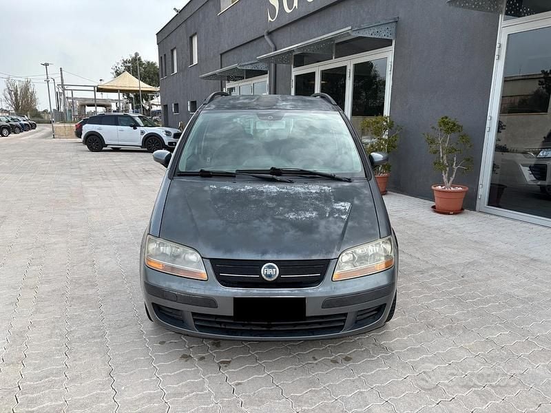 Usata Fiat Idea Active 70 CV (51 kW) 2005 Grigio Monovolume