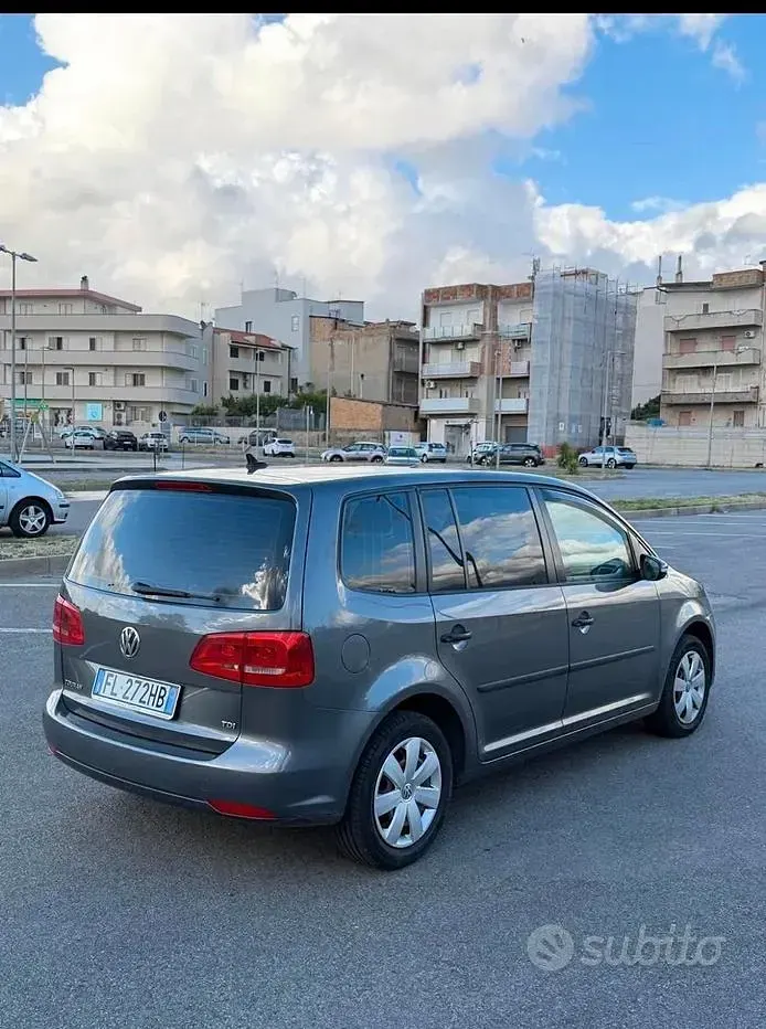 Usata VW Touran 150 CV (110 kW) 2011 Nero Monovolume