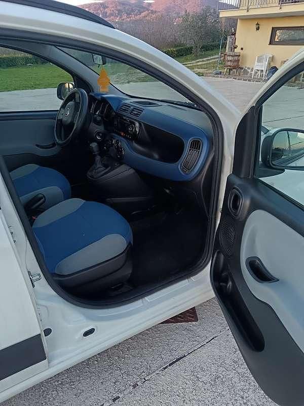 Usata Fiat Panda Lounge 69 CV (50 kW) 2012 Bianco Utilitaria
