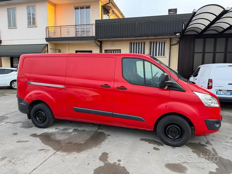 Usata Ford Transit Custom Trend 100 CV (73 kW) 2015 Rosso Berlina