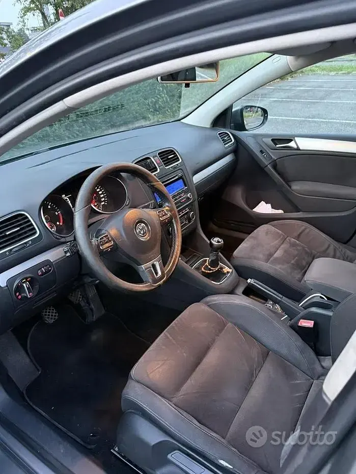 Usata VW Golf VI 105 CV (77 kW) 2010 Grigio Utilitaria