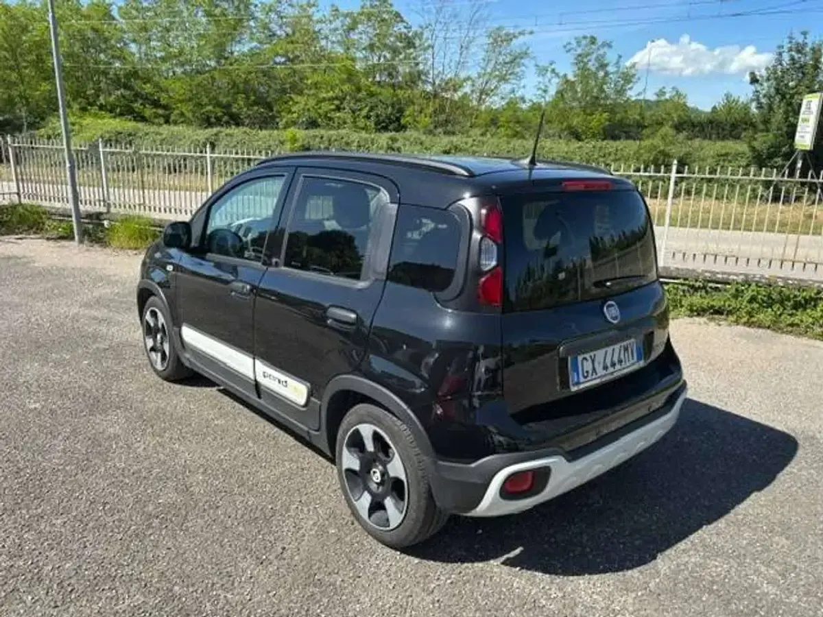 Usata Fiat Panda Cross Cross 69 CV (50 kW) 2025 Nero Utilitaria