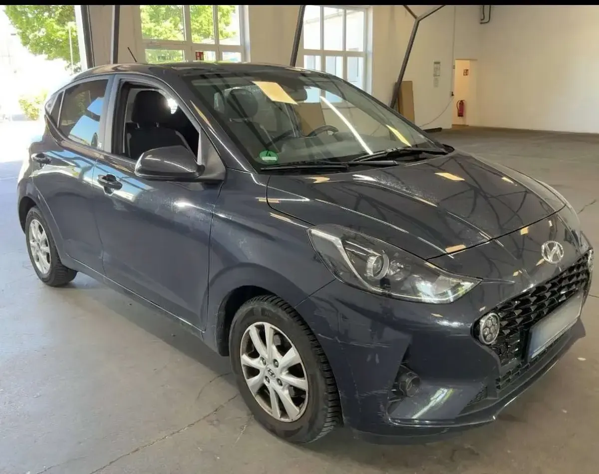 Usata Hyundai i10 67 CV (49 kW) 2021 Grigio finanza perlato Utilitaria