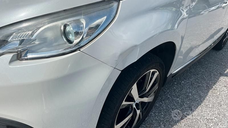 Usata Peugeot 2008 Allure 110 CV (80 kW) 2016 Bianco SUV